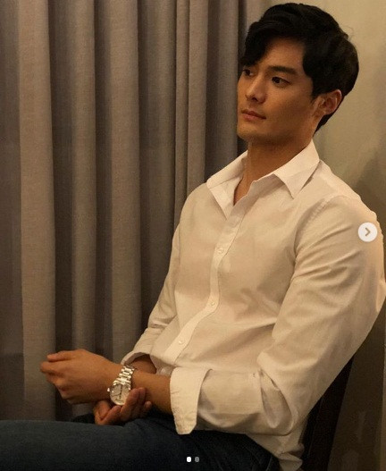 Chết mê thân hình đẹp như tạc tượng của Nam vương Hàn Quốc - Hình 10 Chet me than hinh dep nhu tac tuong cua Nam vuong Han Quoc-Hinh-10