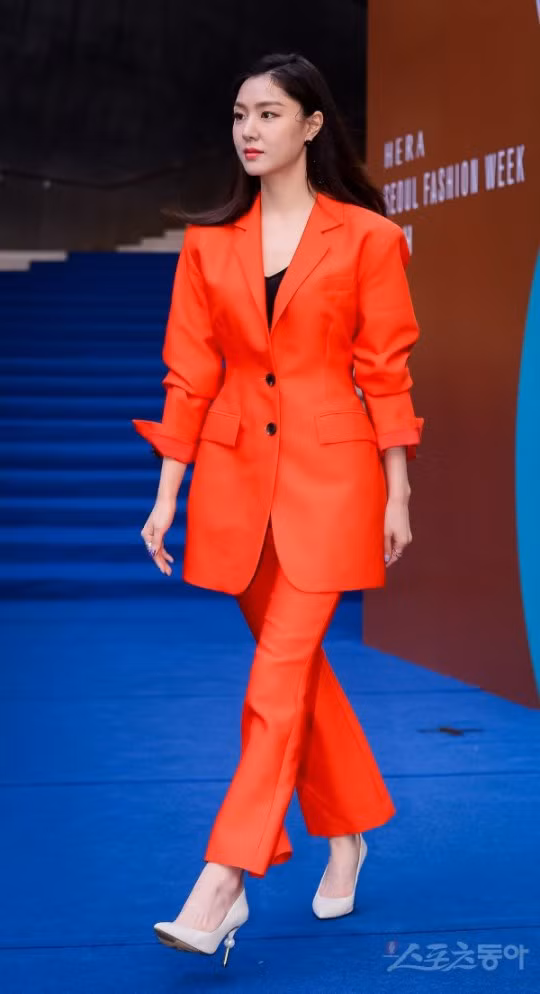 Ve dep sang chanh nu phu 'Ha canh noi anh' hut hon fan-Hinh-5