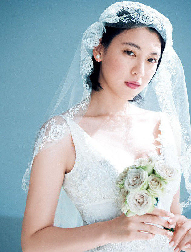 Vẻ đẹp nóng bỏng của người đẹp tắm cùng bố đến năm 20 tuổi - Hình 4 Ve dep nong bong cua nguoi dep tam cung bo den nam 20 tuoi-Hinh-4