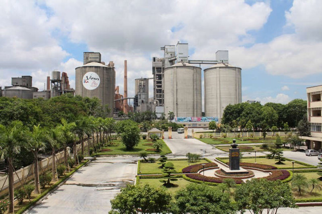 Vì sao bắt Chủ tịch Xi măng Vicem Hoàng Thạch Lê Thành Long? Vi sao bat Chu tich Xi mang Vicem Hoang Thach Le Thanh Long?