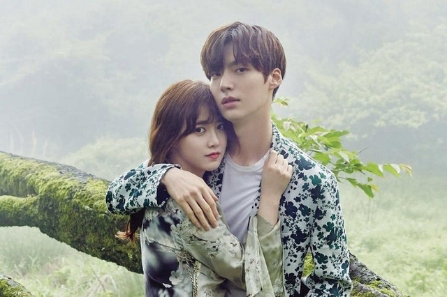 Nghi án Goo Hye Sun nâng ngực sau khi bị chồng cũ chê vòng một kém hấp dẫn - Hình 2 Nghi an Goo Hye Sun nang nguc sau khi bi chong cu che vong mot kem hap dan-Hinh-2