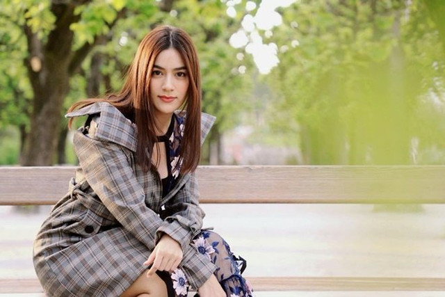 Thần thái đỉnh cao của 'bông hồng lai' Kimmy Kimberley Than thai dinh cao cua 'bong hong lai' Kimmy Kimberley