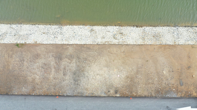 Tuyến đường nối Hạ Long và Cẩm Phả có xong trước Tết Nguyên đán? - Hình 7 Tuyen duong noi Ha Long va Cam Pha co xong truoc Tet Nguyen dan?-Hinh-7