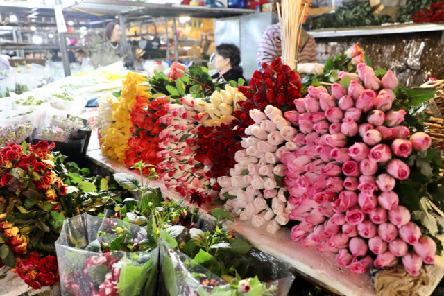 Trải nghiệm chợ hoa đêm lớn nhất Hà Nội ngày cuối năm - Hình 2 Trai nghiem cho hoa dem lon nhat Ha Noi ngay cuoi nam-Hinh-2