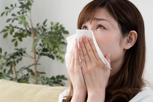 Những biểu hiện đau họng cảnh báo ung thư tuyến giáp Nhung bieu hien dau hong canh bao ung thu tuyen giap