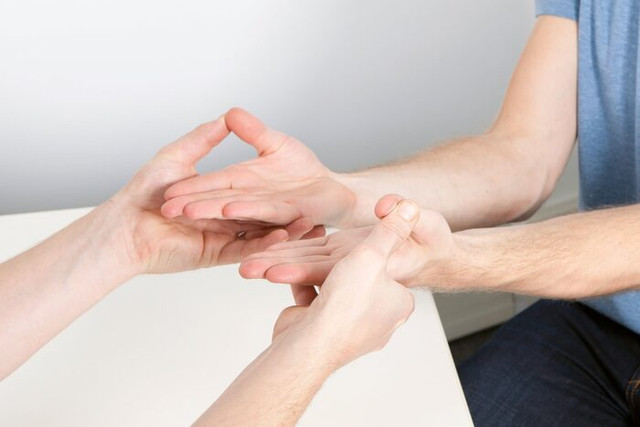 5 dấu hiệu ở ngón tay cảnh báo bệnh nặng 5 dau hieu o ngon tay canh bao benh nang