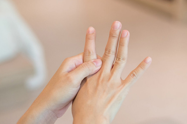 5 dấu hiệu ở ngón tay cảnh báo bệnh nặng - Hình 2 5 dau hieu o ngon tay canh bao benh nang-Hinh-2