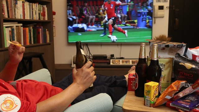 3 điều nên tránh khi thức khuya xem World Cup - Hình 2 3 dieu nen tranh khi thuc khuya xem World Cup-Hinh-2