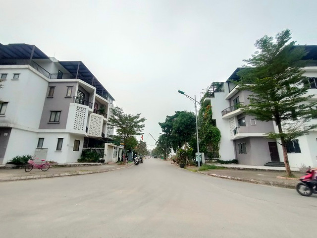 Khu đô thị mới Nam đường 32: Những móng nhà tiền tỷ để... trồng rau Khu do thi moi Nam duong 32: Nhung mong nha tien ty de... trong rau