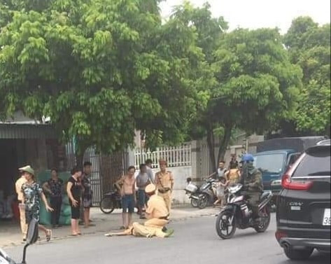 Tin mới nhất vụ thiếu niên phi xe như tên bắn hất văng CSGT Hải Phòng - Hình 2 Tin moi nhat vu thieu nien phi xe nhu ten ban hat vang CSGT Hai Phong-Hinh-2