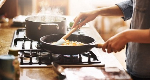 Nên dùng chảo sắt hay chảo chống dính? - Hình 12 Nen dung chao sat hay chao chong dinh?-Hinh-12
