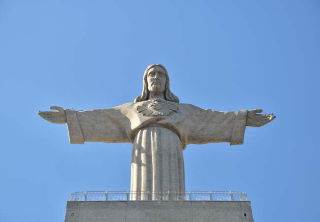 Những bức tượng Chúa kỳ vĩ nhất hành tinh - Hình 10 Nhung buc tuong Chua ky vi nhat hanh tinh-Hinh-10