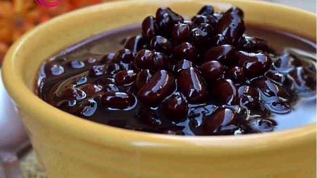 Cơ thể thay đổi đáng mừng khi ăn đậu đen ngâm thứ này mỗi ngày - Hình 2 Co the thay doi dang mung khi an dau den ngam thu nay moi ngay-Hinh-2