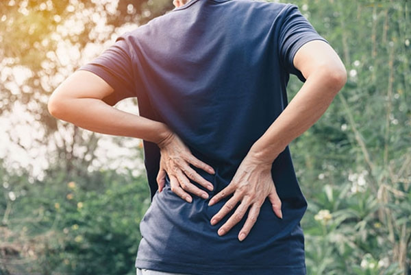 3 triệu chứng đau thắt lưng là dấu hiệu của bệnh ung thư - Hình 7 3 trieu chung dau that lung la dau hieu cua benh ung thu-Hinh-7
