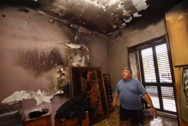 Gia thuyet ve nguoi ngoai hanh tinh khien ngoi lang chay hang