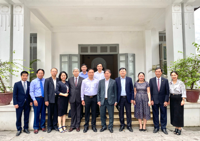 Lãnh đạo VUSTA thăm, làm việc tại Viện Kinh tế và Phát triển Lanh dao VUSTA tham, lam viec tai Vien Kinh te va Phat trien