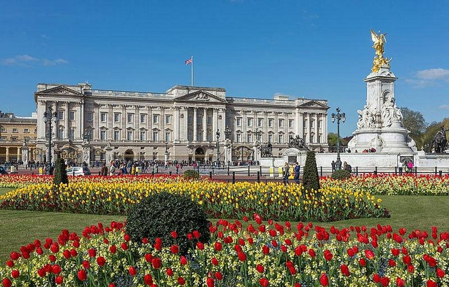 Nhìn lại vụ cung điện Buckingham của Anh suýt bị phát xít Đức xóa sổ Nhin lai vu cung dien Buckingham cua Anh suyt bi phat xit Duc xoa so