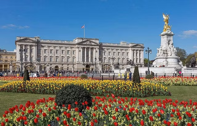 Nhin lai vu cung dien Buckingham cua Anh suyt bi phat xit Duc xoa so