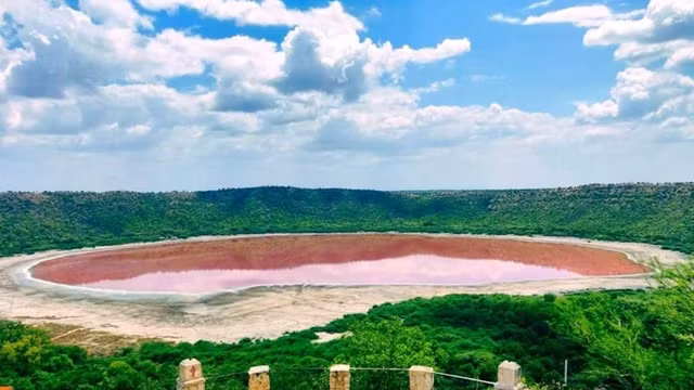 Nguyen nhan ho nuoc o An Do bat ngo doi mau sau mot dem-Hinh-2