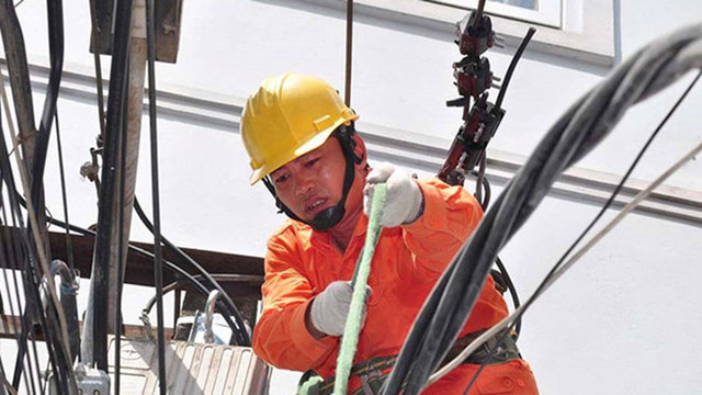 Nóng giá điện, xăng tăng: Chính phủ báo cáo Quốc hội Nong gia dien, xang tang: Chinh phu bao cao Quoc hoi