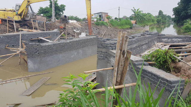 Lo ngai chat luong cong trinh sau su co sap tru cau o Hai Duong-Hinh-5