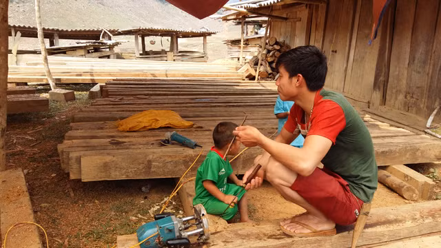 Lam tac ngang nhien pha rung Chieng Khua: Kiem lam noi gi?-Hinh-4