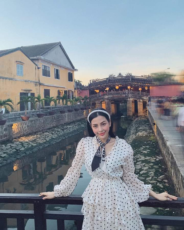 Chủ quán cà phê ở Hội An để hotgirl Trần Mai Hương khỏa thân quay clip nói gì? Chu quan ca phe o Hoi An de hotgirl Tran Mai Huong khoa than quay clip noi gi?