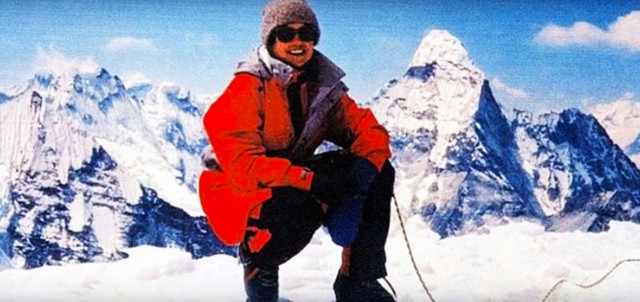 Hé lộ bi kịch “người đẹp ngủ” suốt 9 năm trên đỉnh Everest - Hình 4 He lo bi kich “nguoi dep ngu” suot 9 nam tren dinh Everest-Hinh-4