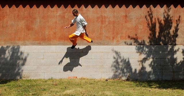 Tận mắt chứng kiến tuyệt kỹ khinh công của Thiếu Lâm Tự - Hình 6 Tan mat chung kien tuyet ky khinh cong cua Thieu Lam Tu-Hinh-6