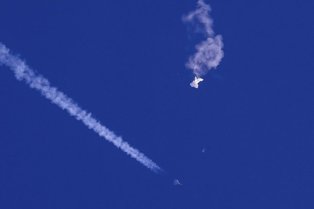 Xuất hiện vật thể nghi UFO liên tiếp xuất hiện ở Mỹ, Canada? - Hình 3 Xuat hien vat the nghi UFO lien tiep xuat hien o My, Canada?-Hinh-3