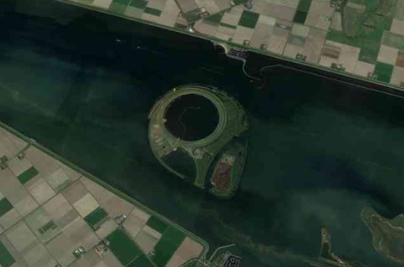 Google Maps phát hiện những hình ảnh cực kỳ bí ẩn - Hình 7 Google Maps phat hien nhung hinh anh cuc ky bi an-Hinh-7