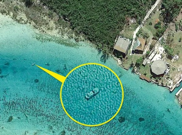 Google Maps phát hiện những hình ảnh cực kỳ bí ẩn - Hình 9 Google Maps phat hien nhung hinh anh cuc ky bi an-Hinh-9