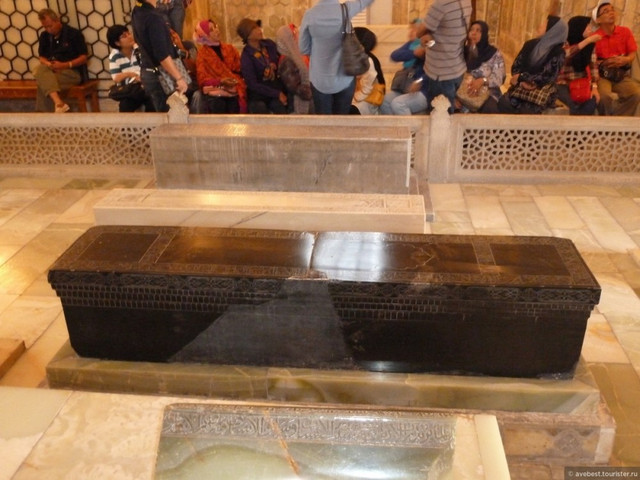 Lời nguyền từ lăng mộ hoàng đế Timur ứng vào Thế chiến 2? - Hình 10 Loi nguyen tu lang mo hoang de Timur ung vao The chien 2?-Hinh-10