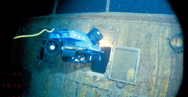 Chấn động ảnh lần đầu công bố về xác tàu Titanic - Hình 3 Chan dong anh lan dau cong bo ve xac tau Titanic-Hinh-3