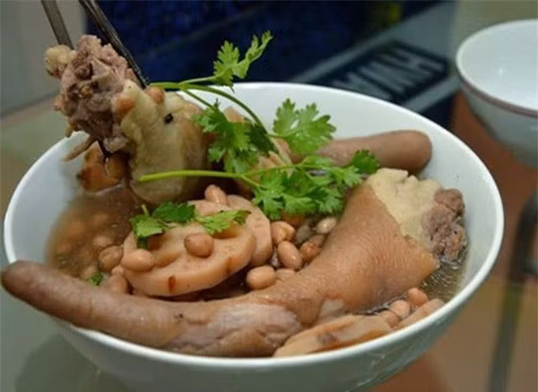 4 mon ngon la mieng tu duoi heo cuc bo duong