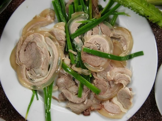 Hương vị đặc trưng của đặc sản bò tơ Củ Chi được ví như thịt bò Kobe - Hình 3 Huong vi dac trung cua dac san bo to Cu Chi duoc vi nhu thit bo Kobe-Hinh-3