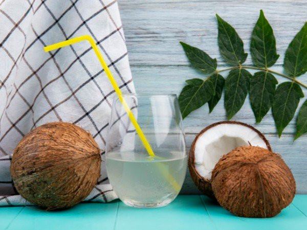 Vì sao người tiểu đường, huyết áp không nên uống nước dừa? - Hình 3 Vi sao nguoi tieu duong, huyet ap khong nen uong nuoc dua?-Hinh-3