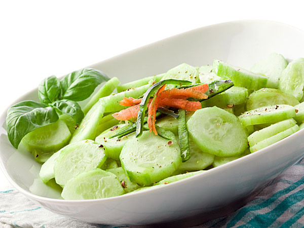 Những thực phẩm tránh mất nước khi ăn kiêng giảm cân - Hình 2 Nhung thuc pham tranh mat nuoc khi an kieng giam can-Hinh-2