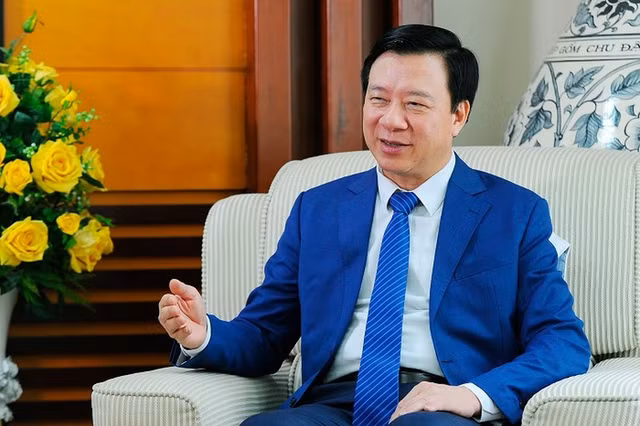 3 cuu Uy vien T.U Dang bi khoi to trong dai an Viet A la ai?-Hinh-2