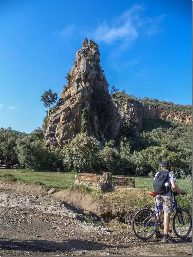 Co gai bi hoa da va giai thoai ly ky thu hut du khach-Hinh-9