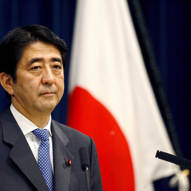 Những bê bối của ông Shinzo Abe khi đương chức Thủ tướng Nhật - Hình 3 Nhung be boi cua ong Shinzo Abe khi duong chuc Thu tuong Nhat-Hinh-3