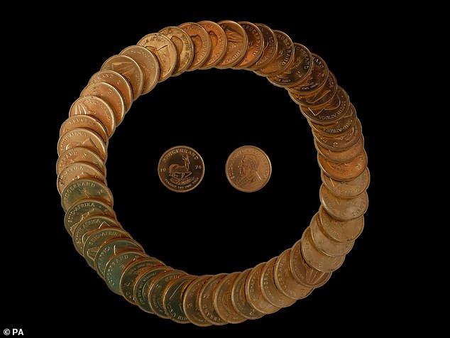 Bất ngờ những cổ vật hàng trăm tuổi được tìm thấy ở Anh - Hình 5 Bat ngo nhung co vat hang tram tuoi duoc tim thay o Anh-Hinh-5