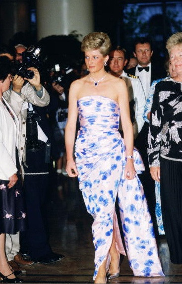 Trang phục Công nương Diana như nào mà vẫn là xu hướng thời trang thế giới? - Hình 9 Trang phuc Cong nuong Diana nhu nao ma van la xu huong thoi trang the gioi?-Hinh-9