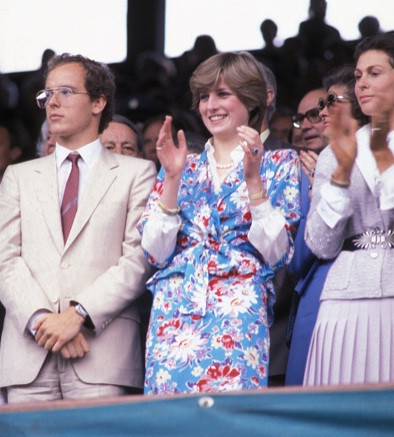 Trang phục Công nương Diana như nào mà vẫn là xu hướng thời trang thế giới? - Hình 6 Trang phuc Cong nuong Diana nhu nao ma van la xu huong thoi trang the gioi?-Hinh-6