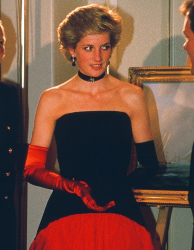 Trang phục Công nương Diana như nào mà vẫn là xu hướng thời trang thế giới? - Hình 4 Trang phuc Cong nuong Diana nhu nao ma van la xu huong thoi trang the gioi?-Hinh-4