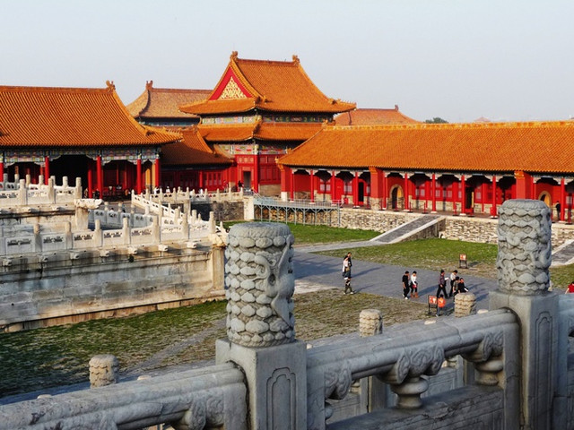 Hé lộ bí ẩn ghế rồng vương giả trong Tử Cấm Thành - Hình 2 He lo bi an ghe rong vuong gia trong Tu Cam Thanh-Hinh-2