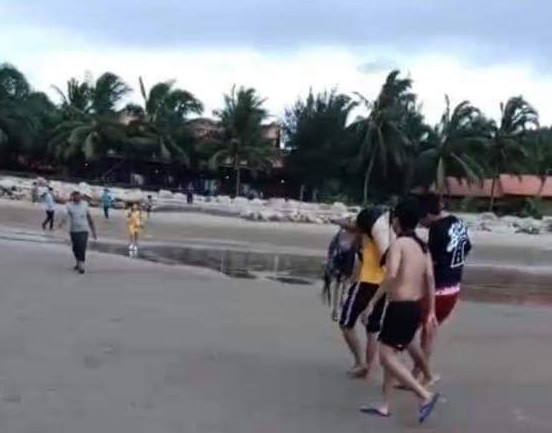 6 người chết và mất tích khi tắm biển ở Bình Thuận 6 nguoi chet va mat tich khi tam bien o Binh Thuan