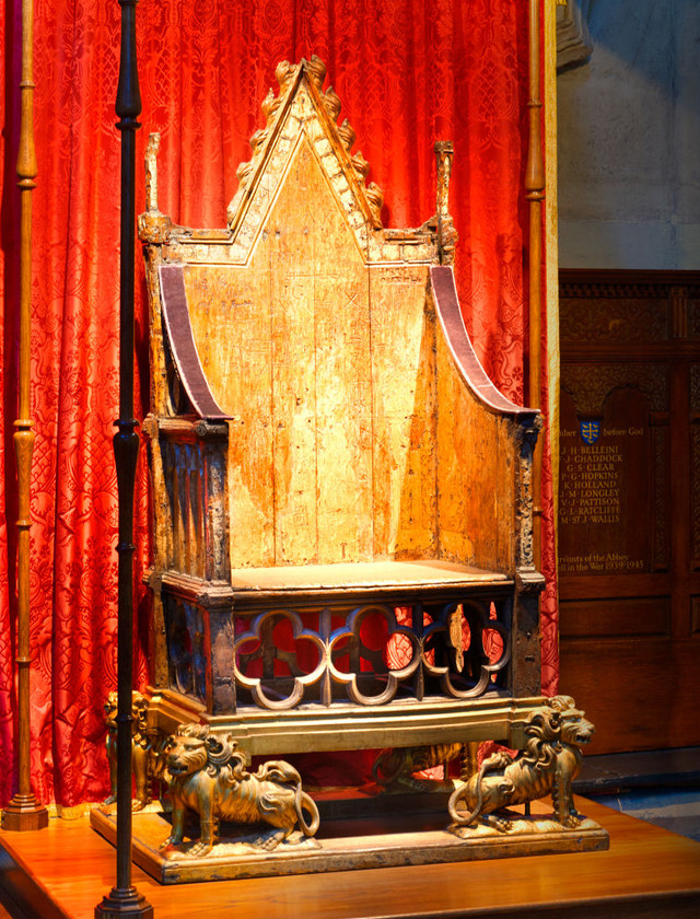 Vua Charles III dùng ngai vàng trong lễ đăng quang có gì bí mật? - Hình 5 Vua Charles III dung ngai vang trong le dang quang co gi bi mat?-Hinh-5