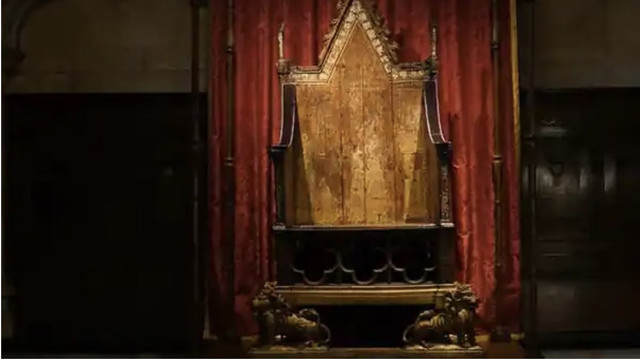 Vua Charles III dùng ngai vàng trong lễ đăng quang có gì bí mật? - Hình 3 Vua Charles III dung ngai vang trong le dang quang co gi bi mat?-Hinh-3