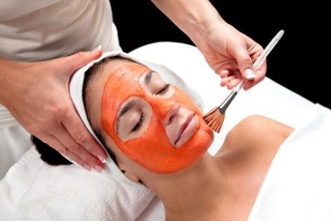 Cách dưỡng da mặt trắng mịn nhanh chóng đón Tết Cach duong da mat trang min nhanh chong don Tet
